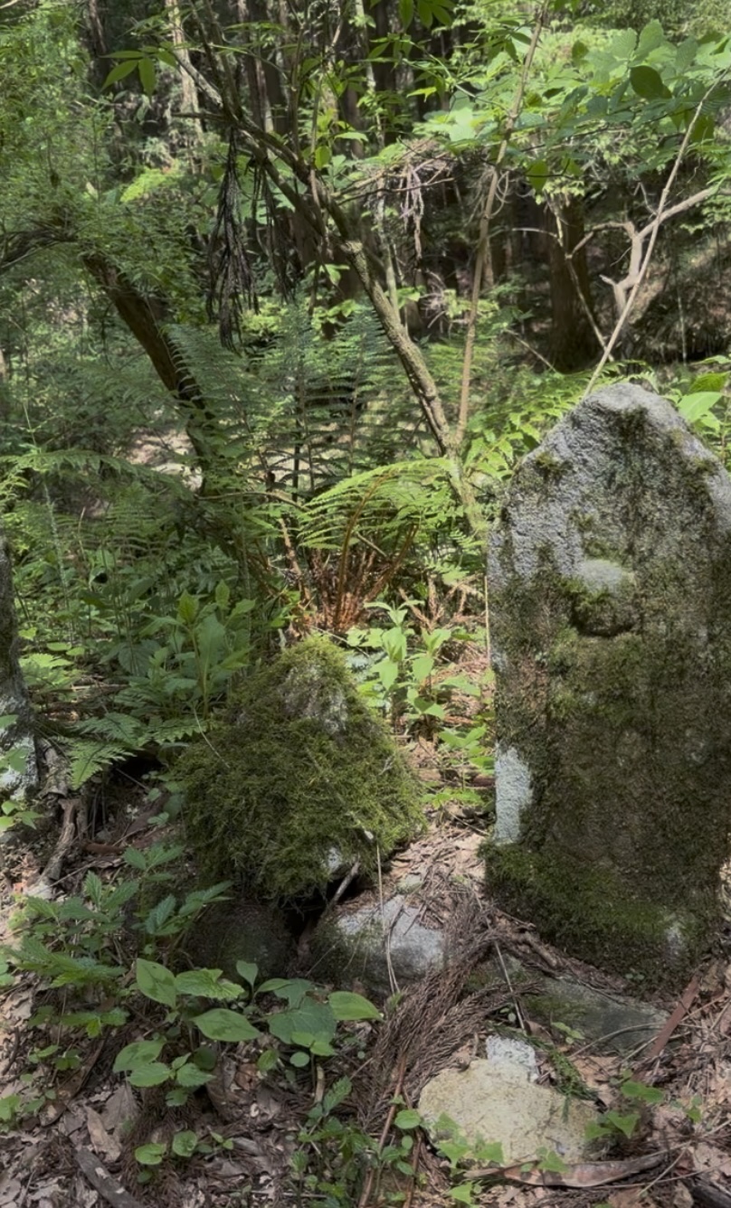 Jizo statue along the Nakasendo