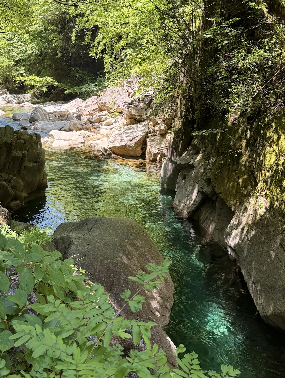 Kakizore Valley and Ushigataki Falls