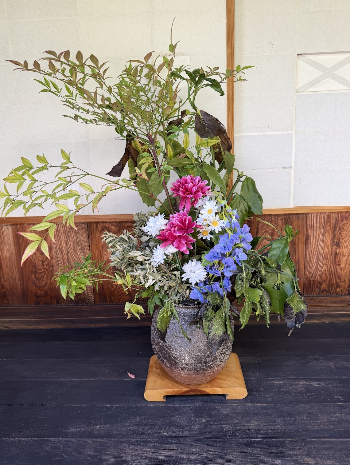 Flower arrangement in Tsumago-juku